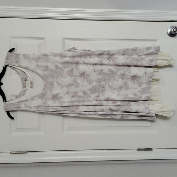 Set of 2 knit (layerable) tanks - Picture 4 of 4